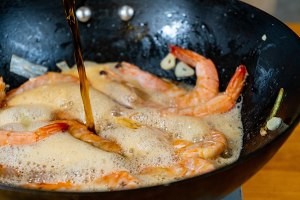 可乐鲜虾的制作