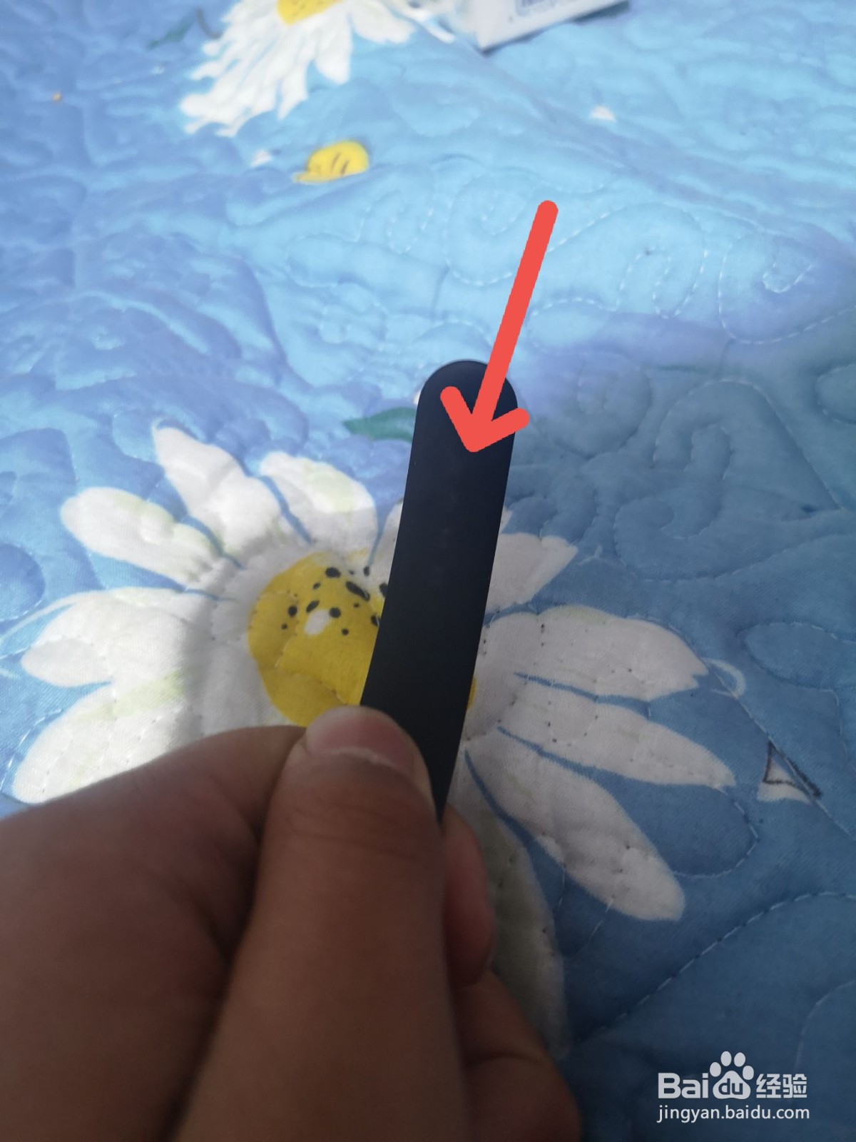 华为荣耀手环6表带怎么拆卸