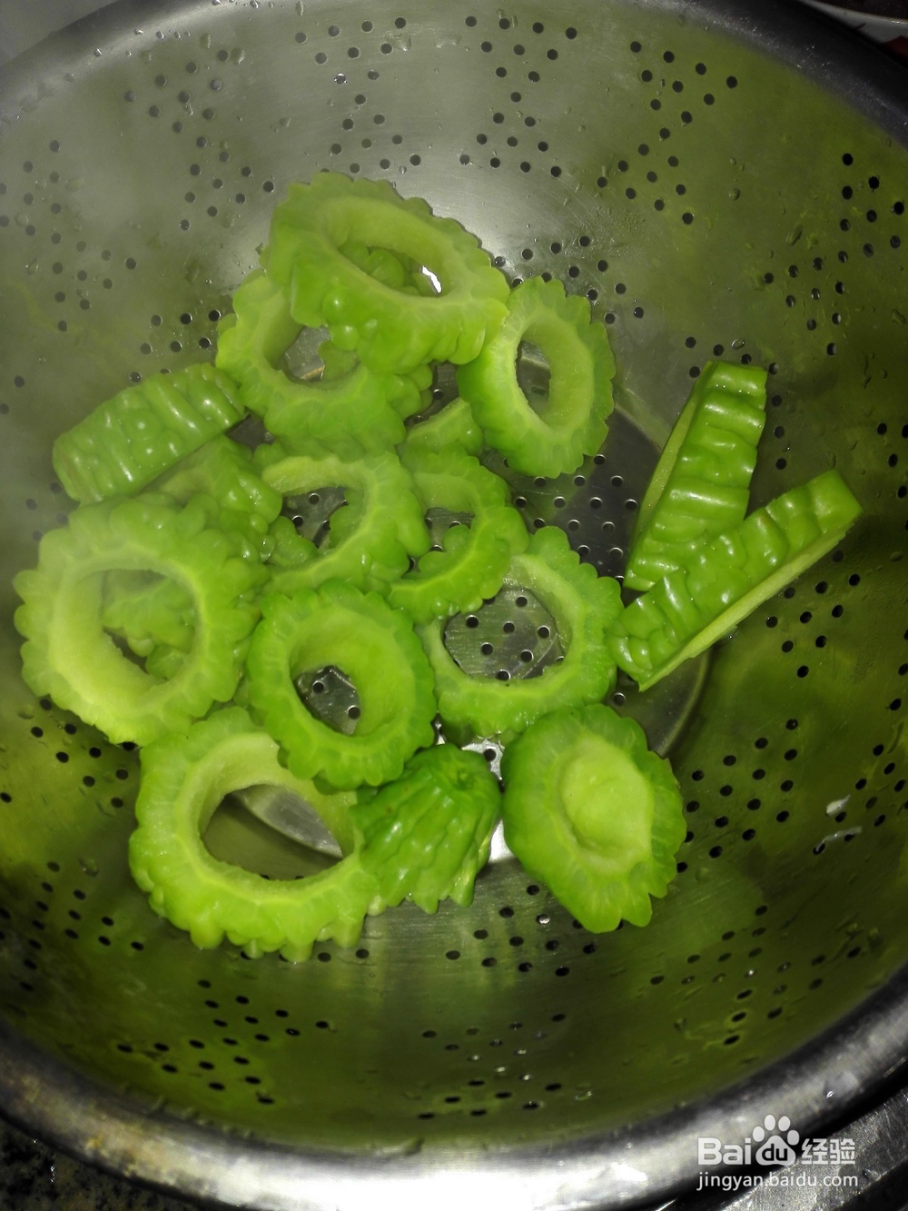 怎样制作苦瓜煎蛋?