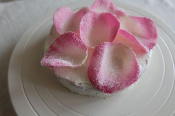 糖霜玫瑰奶油蛋糕