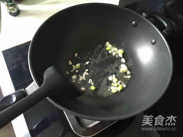 素炒油麦菜的做法