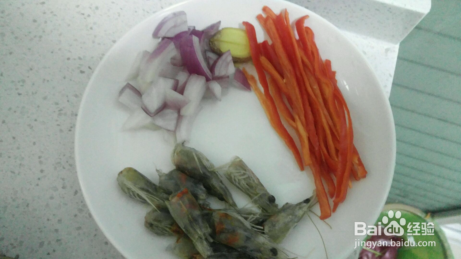 鲜虾炒意面的做法