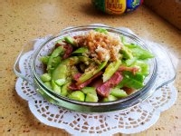 美味的凉拌黄瓜