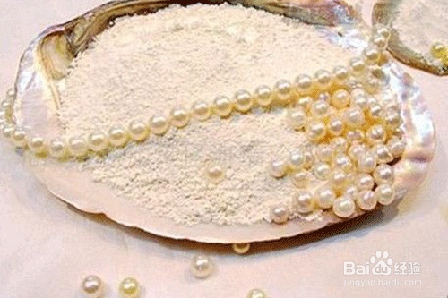 皮肤变得柔润和富有弹性，且有除皱之功效