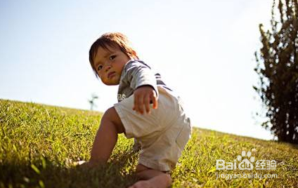 刚刚学会走路的宝宝要注意什么