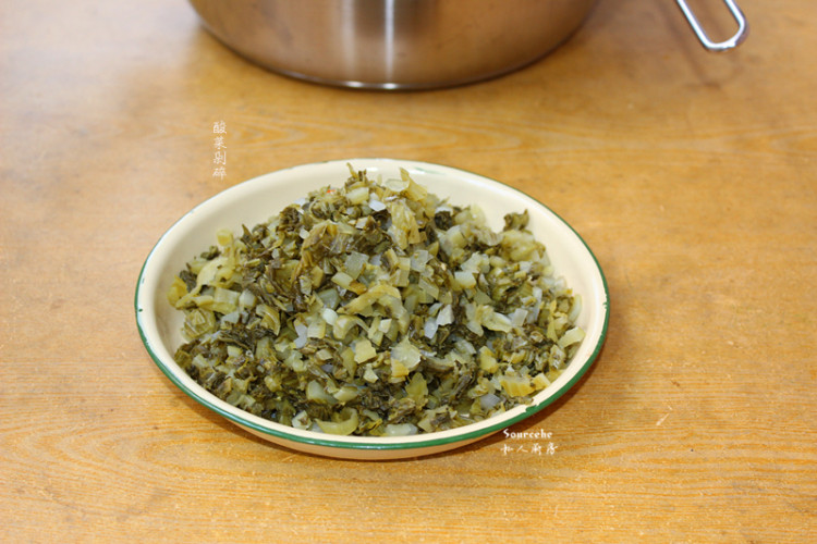 没见过的酸菜炒鱼做法,快来看看!