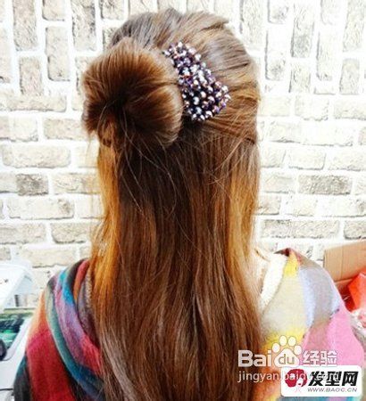 丸子头的扎法图解教你怎么扎出俏皮甜美的丸子头