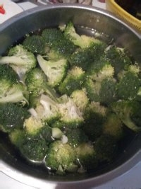 美味凉拌西兰花的做法