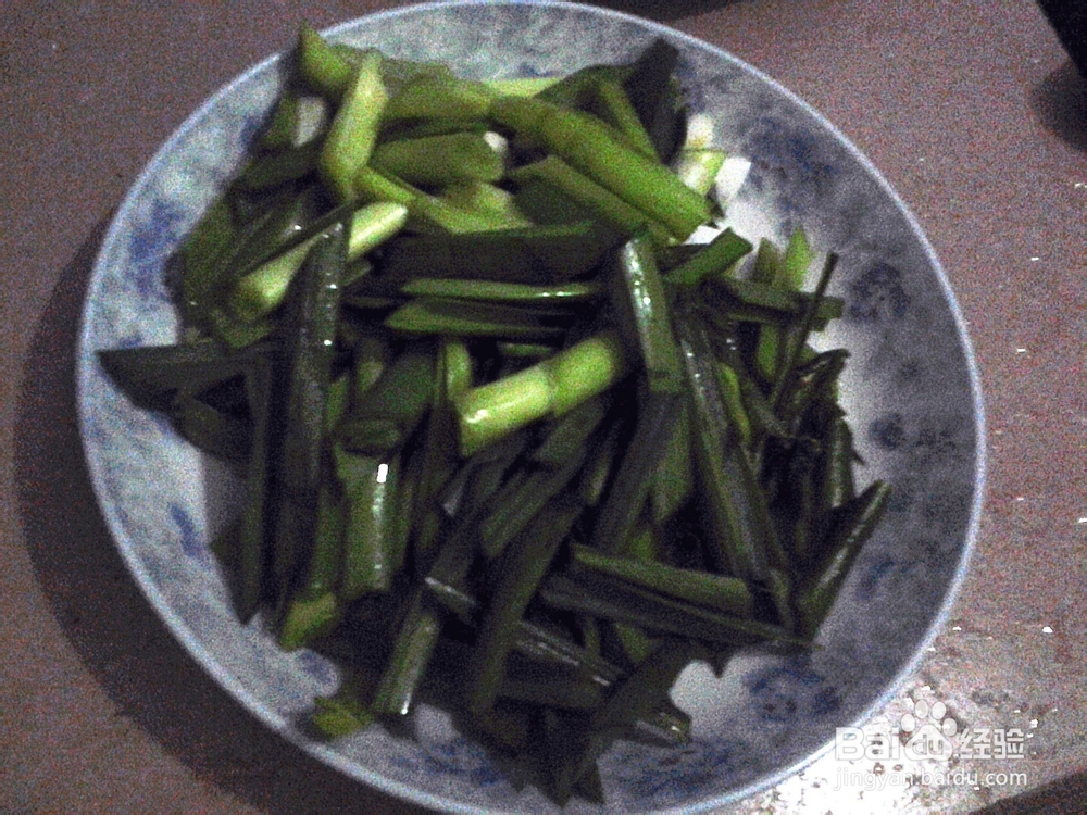 猪肉怎么做好吃：[4]蒜苗炒五花肉
