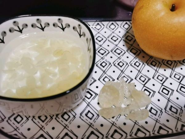 雪莲子丰水梨糖水