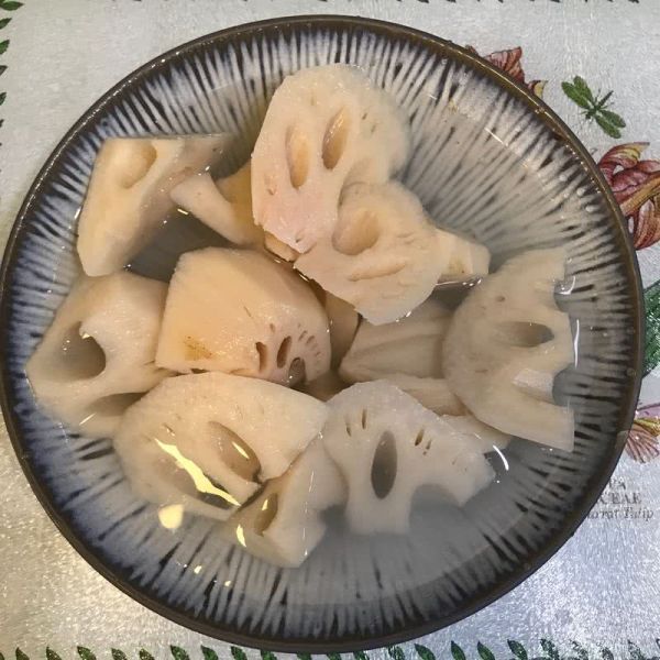 五谷猪蹄莲藕汤