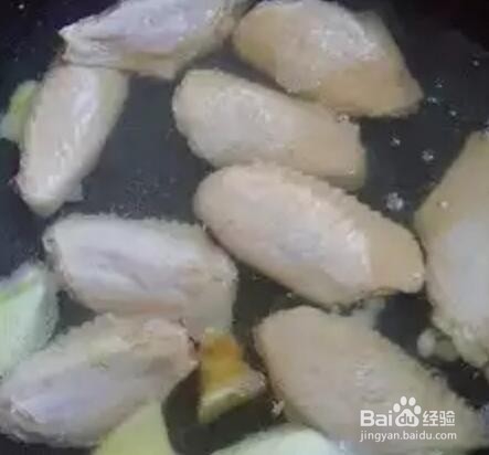 简单易学的美味可乐鸡翅的家常做法