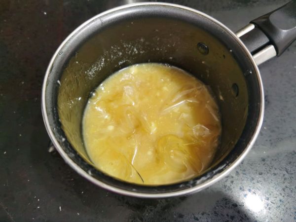 爱心白巧克力夹心慕斯蛋糕