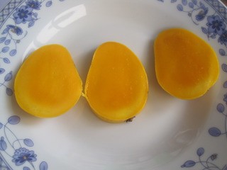 芒果牛奶布丁(附取芒果肉方法)