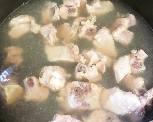 鲜松茸排骨汤的做法