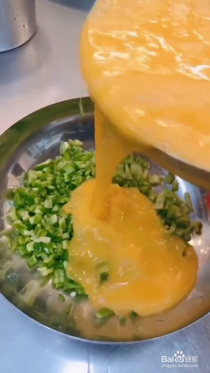 如何制作好吃的青椒煎蛋?
