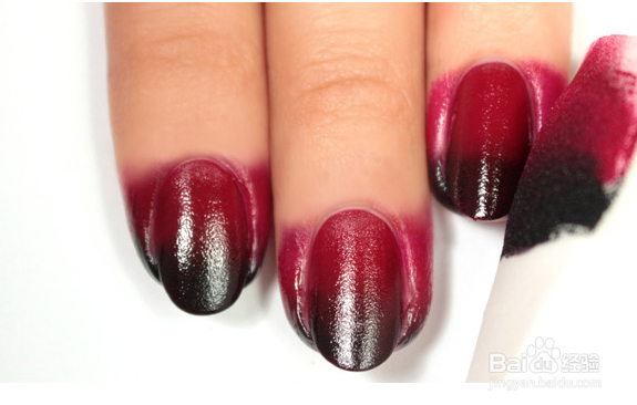 美甲渐变怎么做