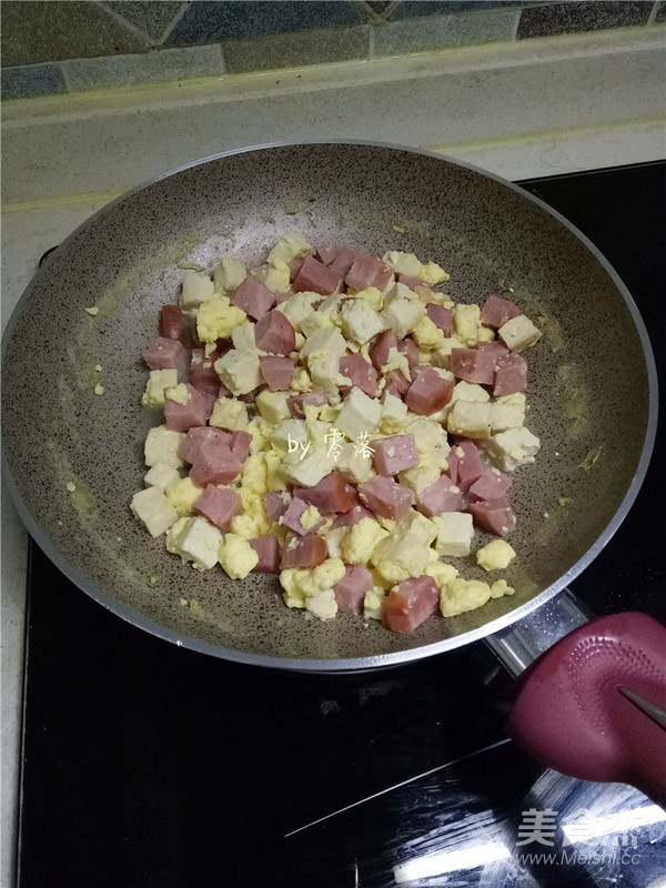 火腿炒豆腐的做法