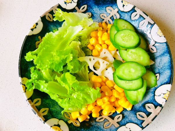 丘比汁三文鱼蔬菜