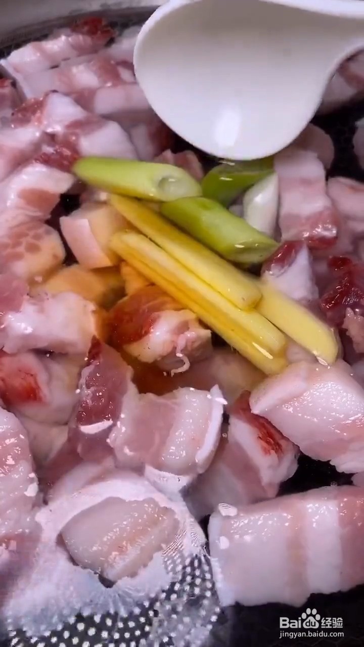 如何自制美味好吃的红烧五花肉