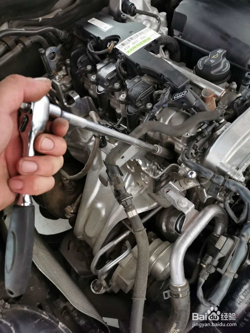 奔驰E200火花塞如何更换