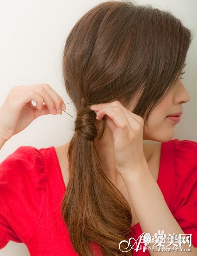 夏季好看长发扎发 侧绑马尾显淑女