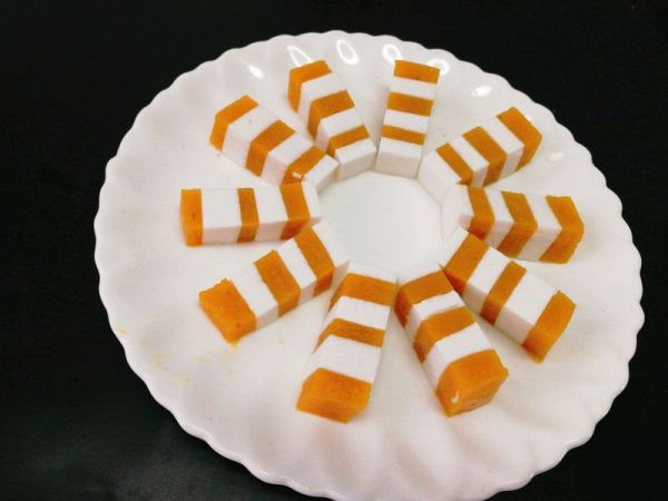 芒果椰汁千层糕