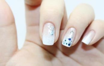 自学美甲教程哪种好、教你画小鹿型美甲小教程