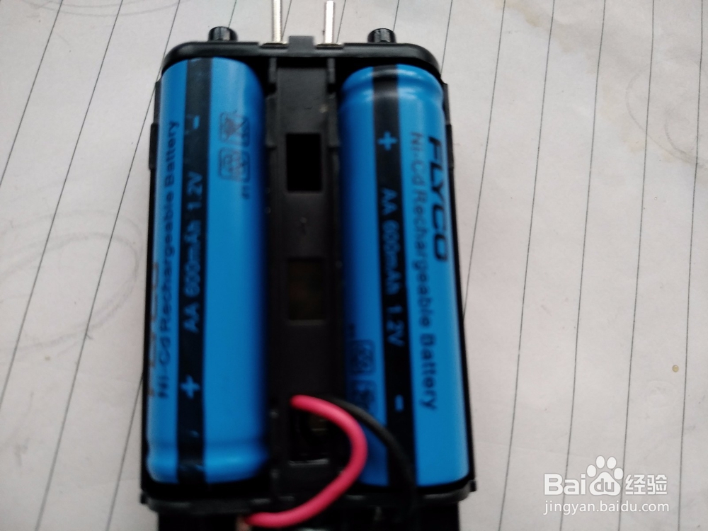 电池老化的剃须刀更换电池