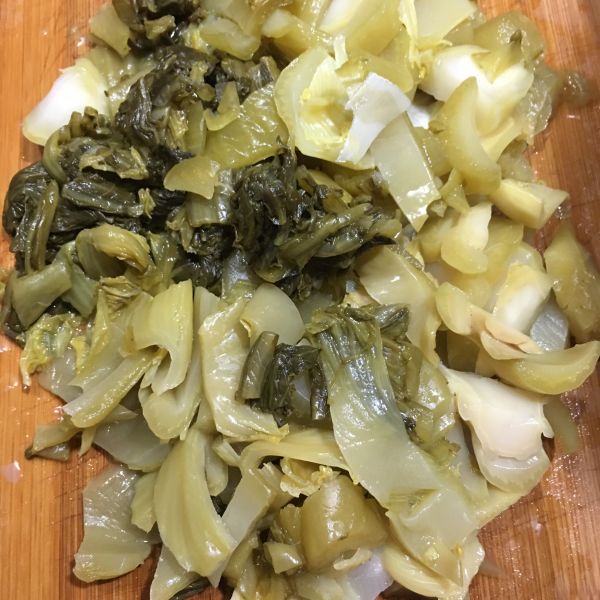 猪脚酸菜煲春笋