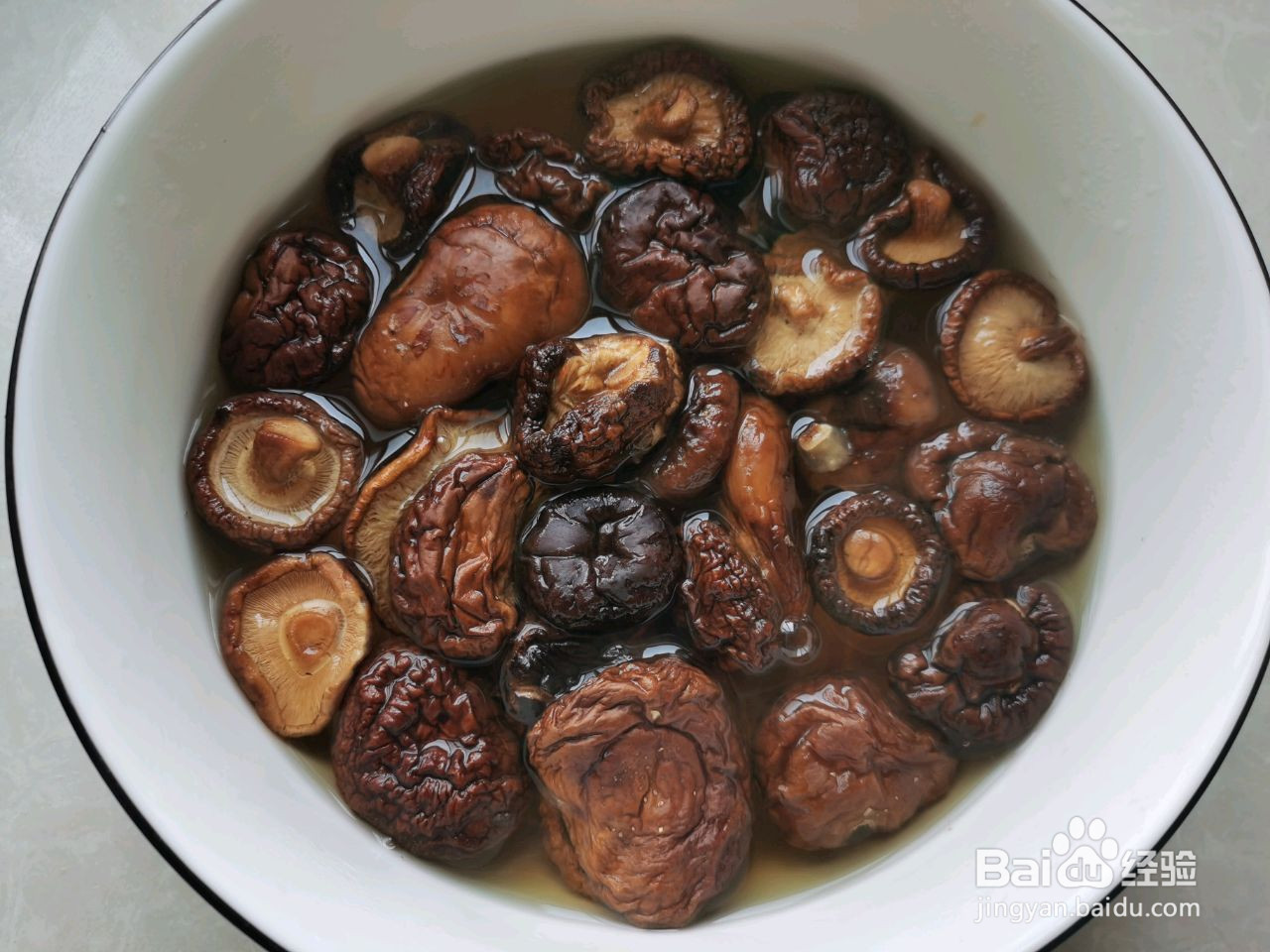 小鸡炖蘑菇的做法