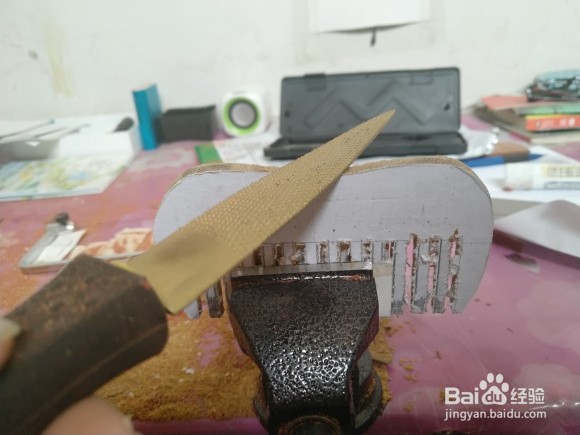 手工做一个简单漂亮实用的梳子
