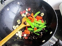 荷兰豆山药炒腊肠