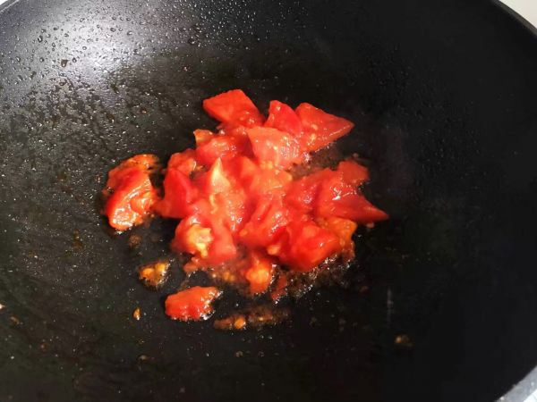 西红柿虾干豆腐羹