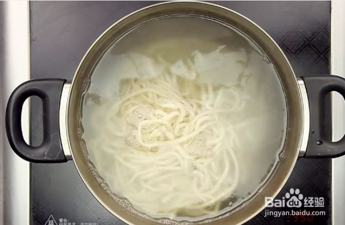 你做的炸酱面不好吃?因为炸酱这样做才正宗