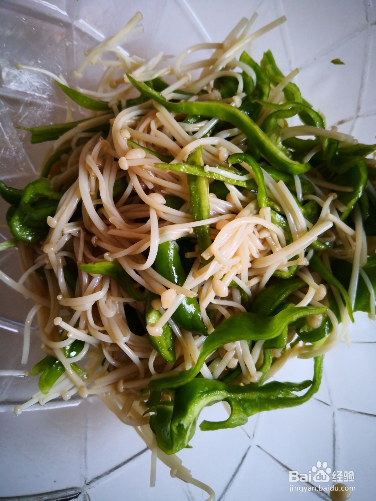 金针菇拌青椒丝