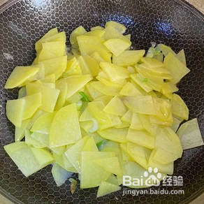 青椒炒土豆片的简单做法