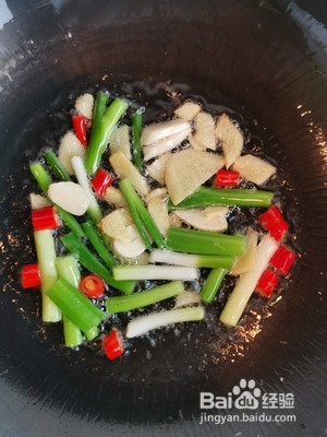 葱姜炒花蛤的做法