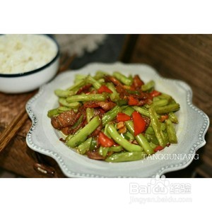 制作美味的四季豆炒肉