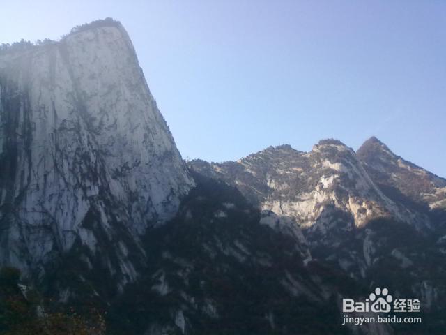 千古华山山下路,莲峰映日出