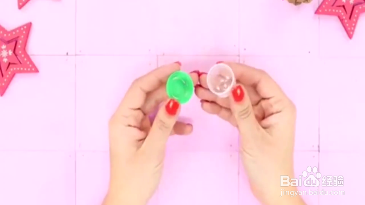 如何自己做芭比娃娃的装饰品？