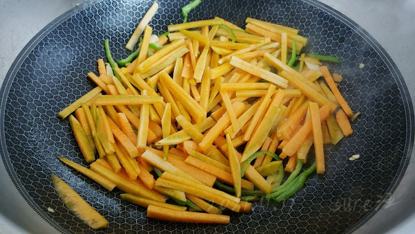 椒蒜生炒南瓜条