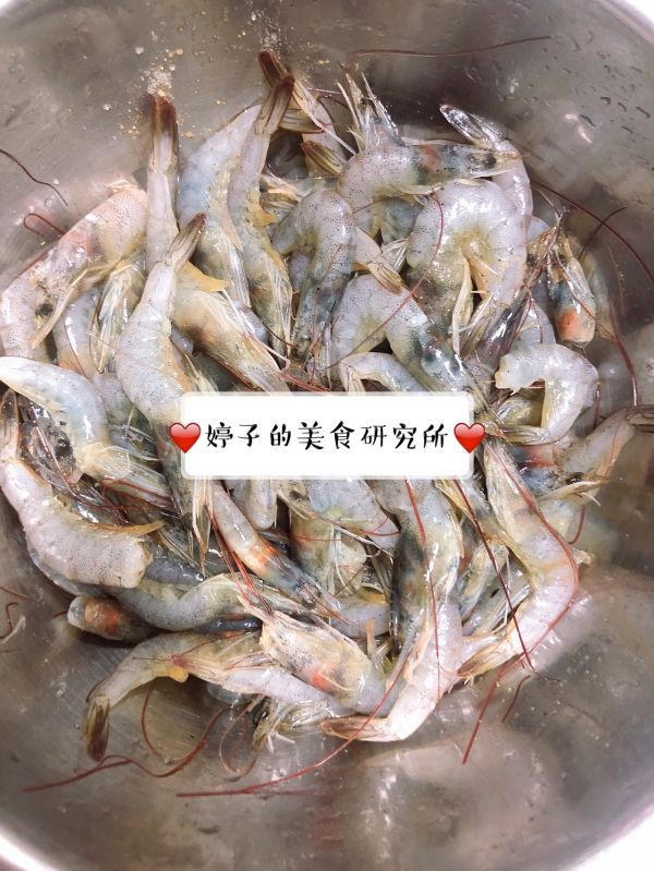 油爆尖椒小河虾