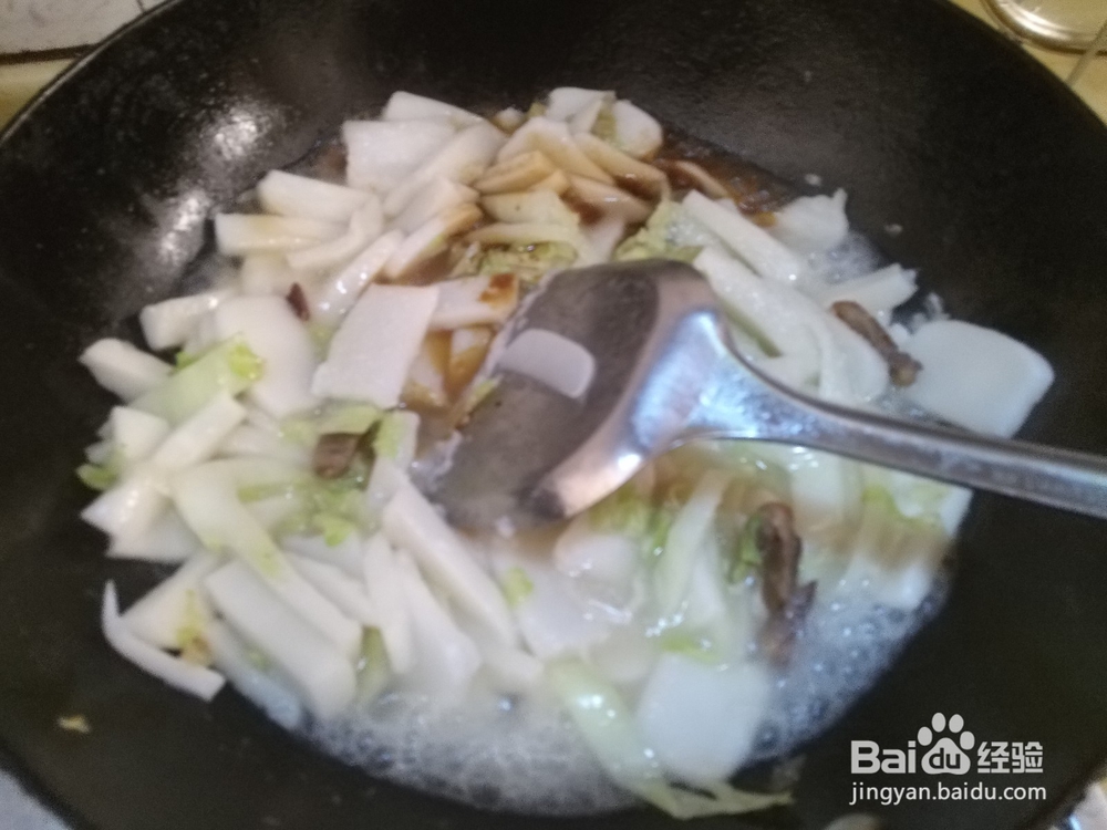 家常白菜炒年糕的做法