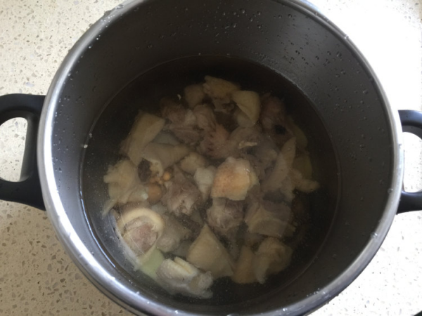 炖鸡汤时要不要把鸡油去扔掉