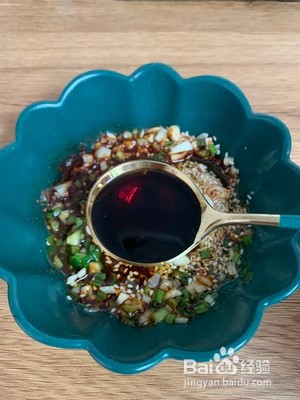 黑椒鸡丝荞麦面做法
