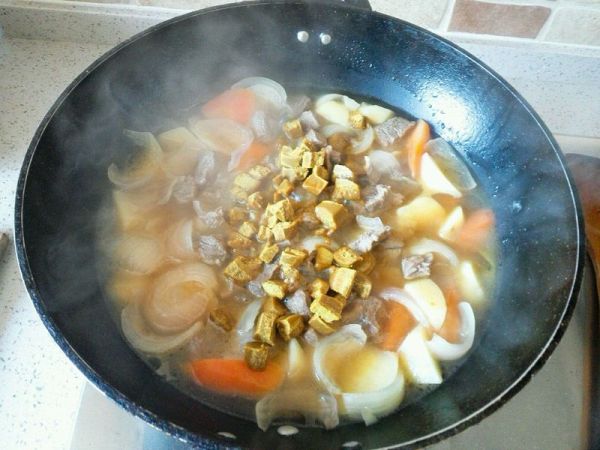 咖喱土豆炖牛腱