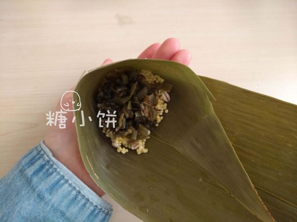 杂粮咸菜黄米粽