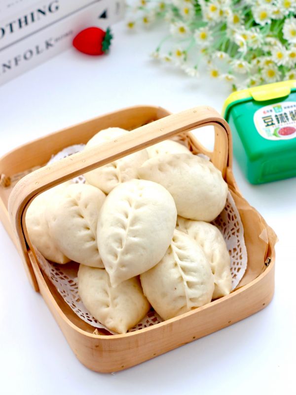 槐花虾仁酱肉包