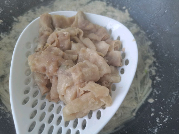 酸汤金针菇魔芋肥牛卷